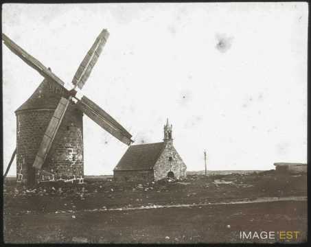 Moulin à vent et chapelle (Crozon)